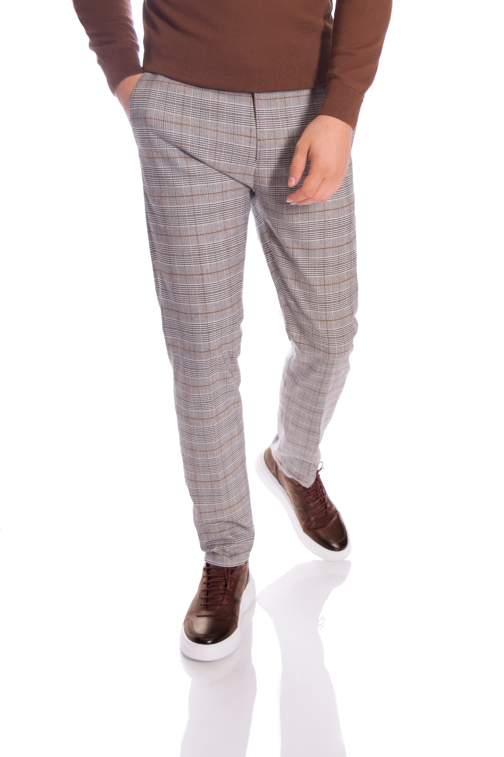 Pantaloni Gri cu Carouri Maro Barbati MAX